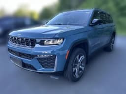 Jeep Grand Cherokee L Limited 4x4 2026 — side view
