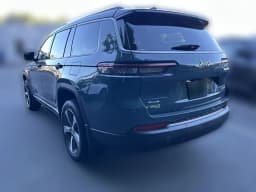 Jeep Grand Cherokee L Limited 4x4 2026 — side view