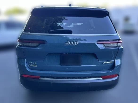 Jeep Grand Cherokee L Limited 4x4 2026 — side view