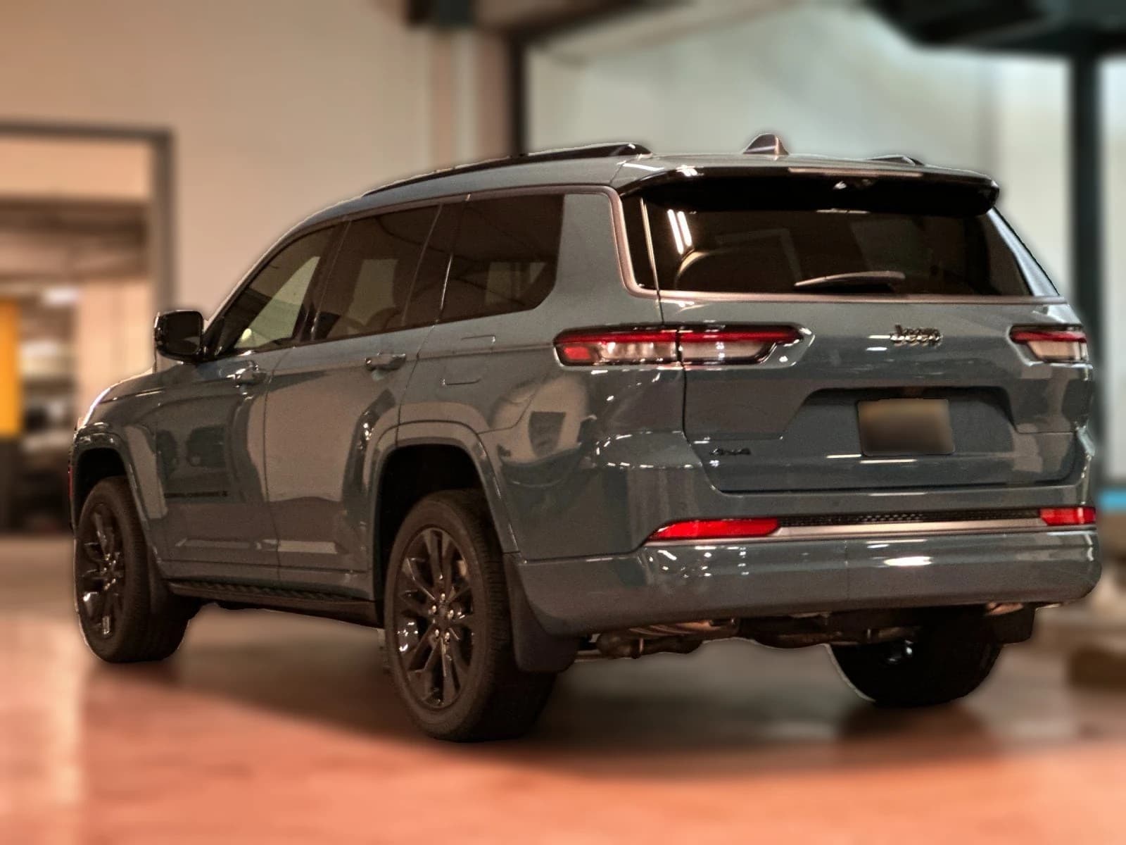 Jeep Grand Cherokee L Limited Reserve 4x4 2026 — side view