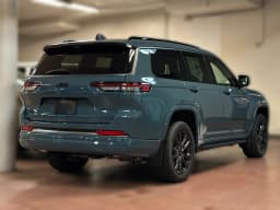 Jeep Grand Cherokee L Limited Reserve 4x4 2026 — side view