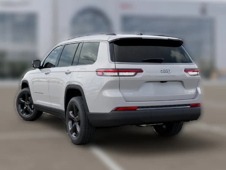 Jeep Grand Cherokee L Limited 4x4 2026 — side view
