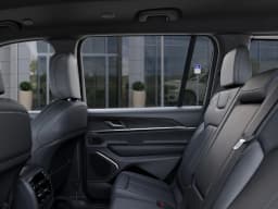 Jeep Grand Cherokee L Limited 4x4 2026 — side view