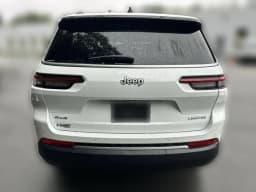 Jeep Grand Cherokee L Limited 4x4 2026 — side view