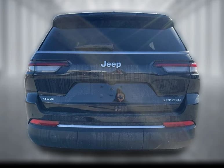 Jeep Grand Cherokee L Limited 4x4 2026 — side view