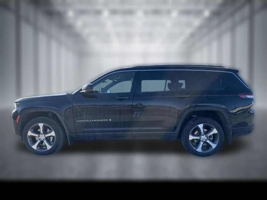 Jeep Grand Cherokee L Limited 4x4 2026 — side view