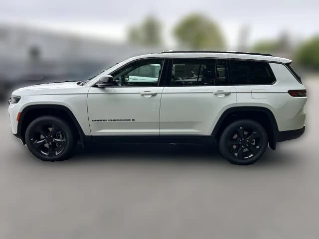 Jeep Grand Cherokee L Limited 4x4 2026 — side view