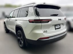 Jeep Grand Cherokee L Limited 4x4 2026 — side view