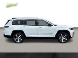 Jeep Grand Cherokee L Limited 4x4 2026 — side view