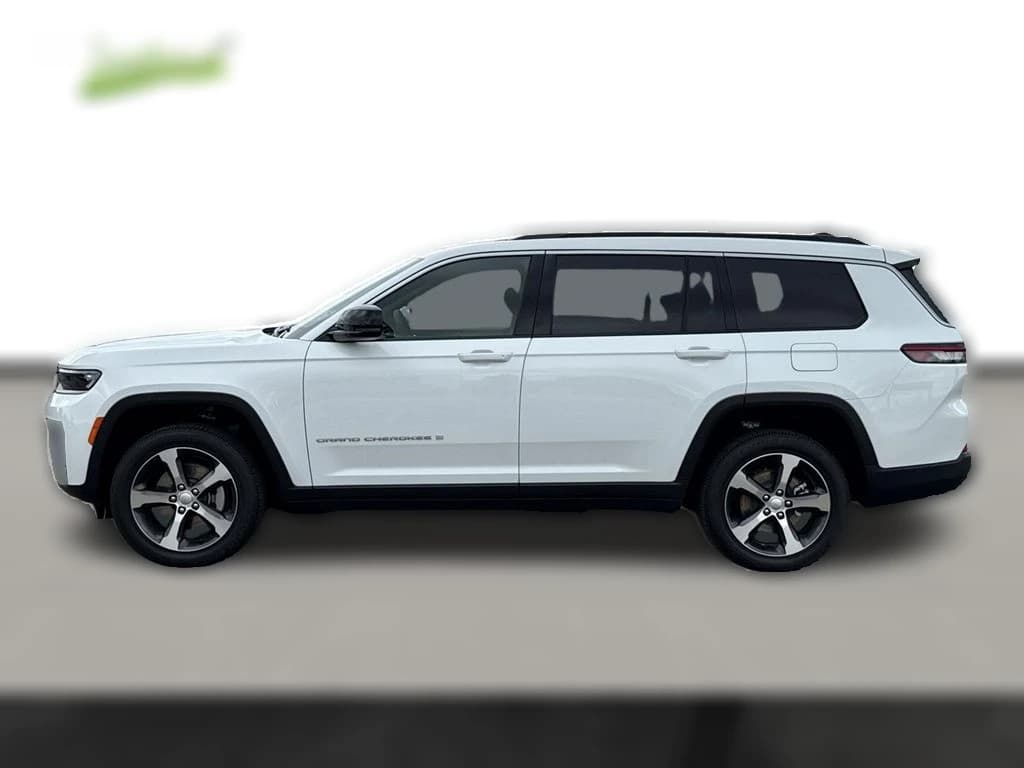 Jeep Grand Cherokee L Limited 4x4 2026 — side view