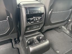 Jeep Grand Cherokee L Limited 4x4 2026 — side view