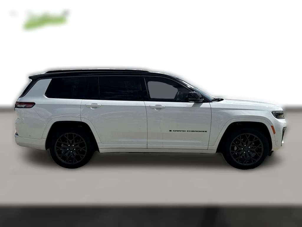 Jeep Grand Cherokee L Summit 4x4 2026 — side view