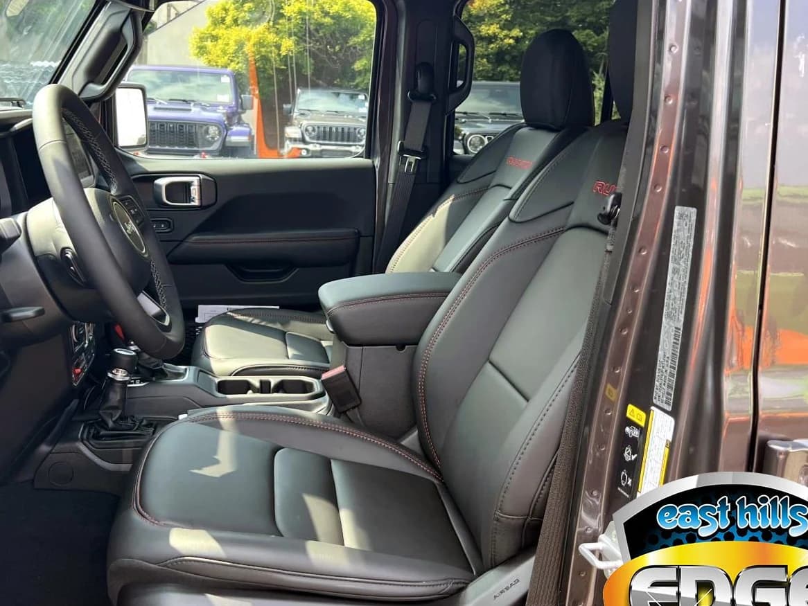 Jeep Wrangler Rubicon X 4 Door 4x4 2026 — side view