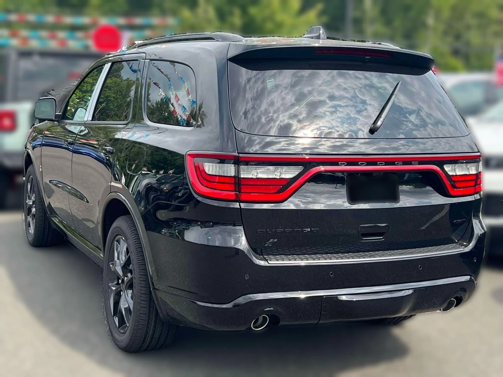 Dodge Durango GT Plus HEMI AWD 2027 — side view