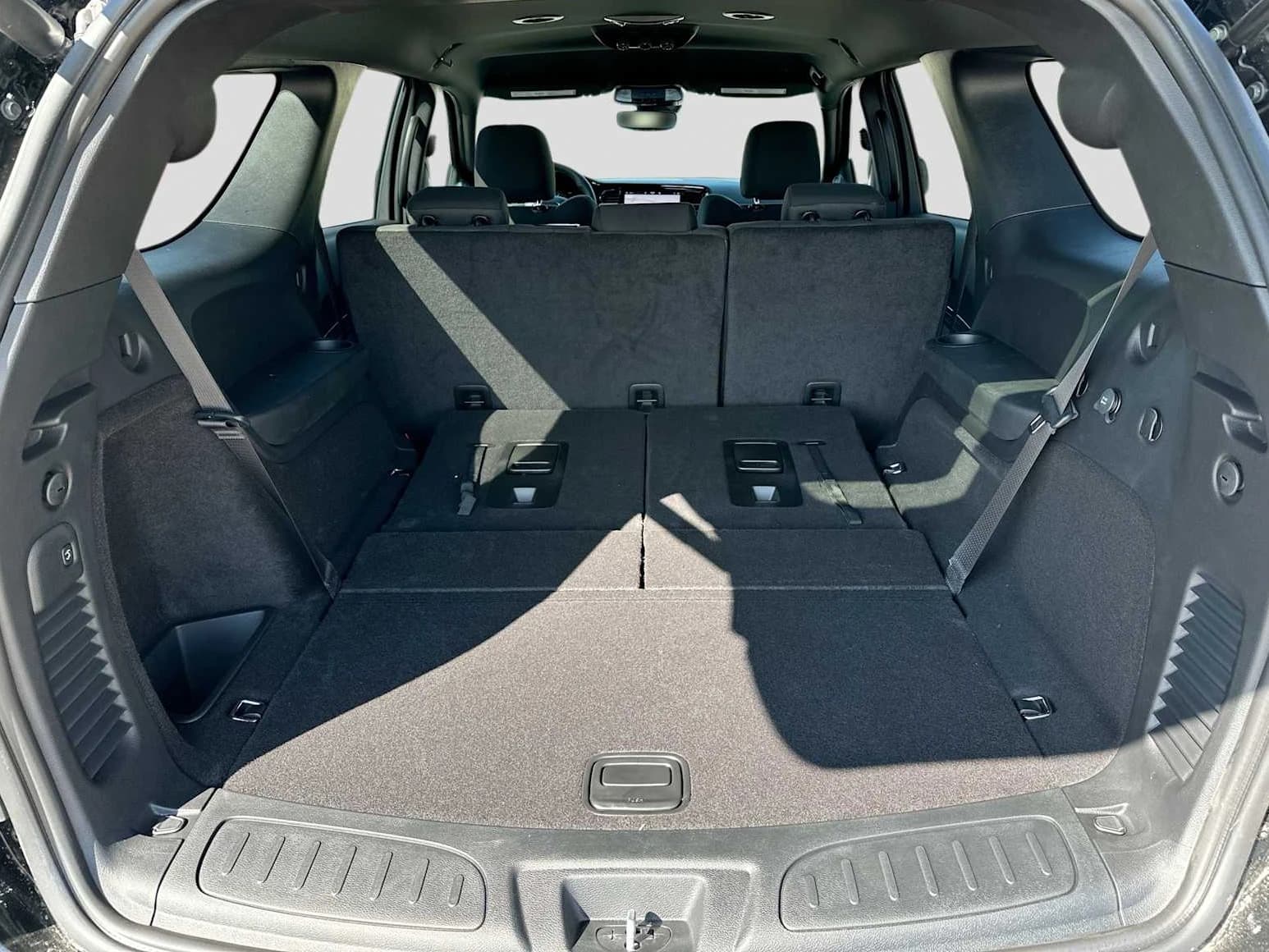 Dodge Durango GT HEMI AWD 2027 — side view