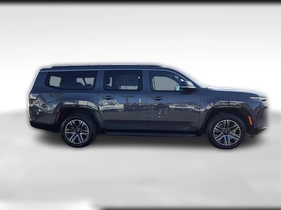 Jeep Grand Wagoneer L 4x2 2026 — side view