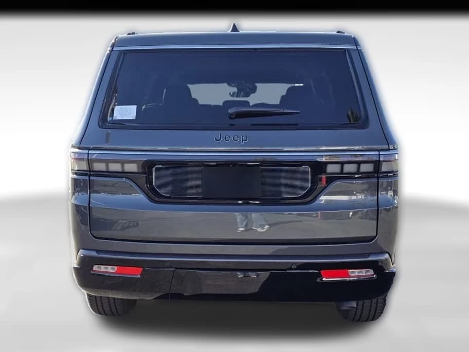 Jeep Grand Wagoneer L 4x2 2026 — side view