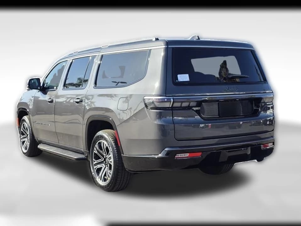 Jeep Grand Wagoneer L 4x2 2026 — side view