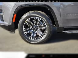 Jeep Grand Wagoneer L 4x2 2026 — side view