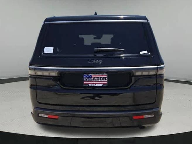 Jeep Grand Wagoneer L Base 4x2 2026 — side view