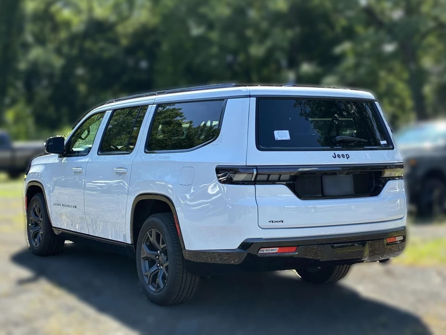 Jeep Grand Wagoneer L Limited Altitude 4x4 2026 — side view