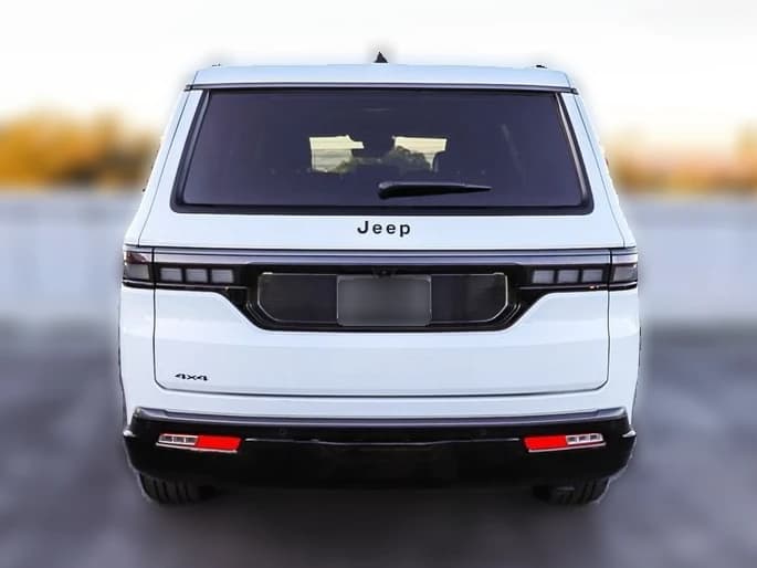 Jeep Grand Wagoneer L Limited Altitude 4x4 2026 — side view