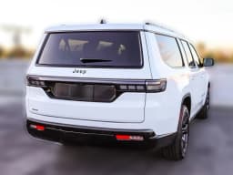 Jeep Grand Wagoneer L Limited Altitude 4x4 2026 — side view