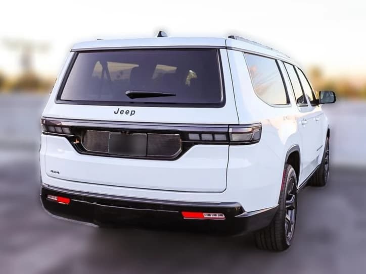 Jeep Grand Wagoneer L Limited Altitude 4x4 2026 — side view