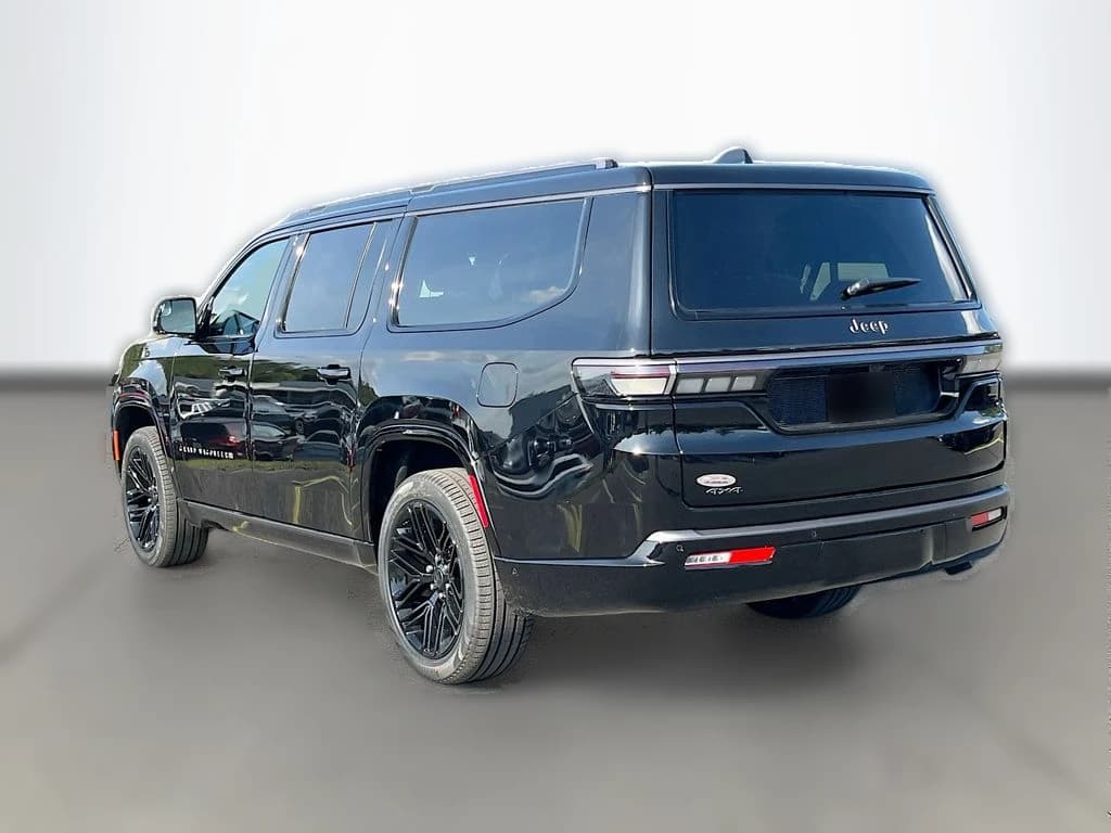 Jeep Grand Wagoneer L Limited Reserve 4x4 2026 — side view