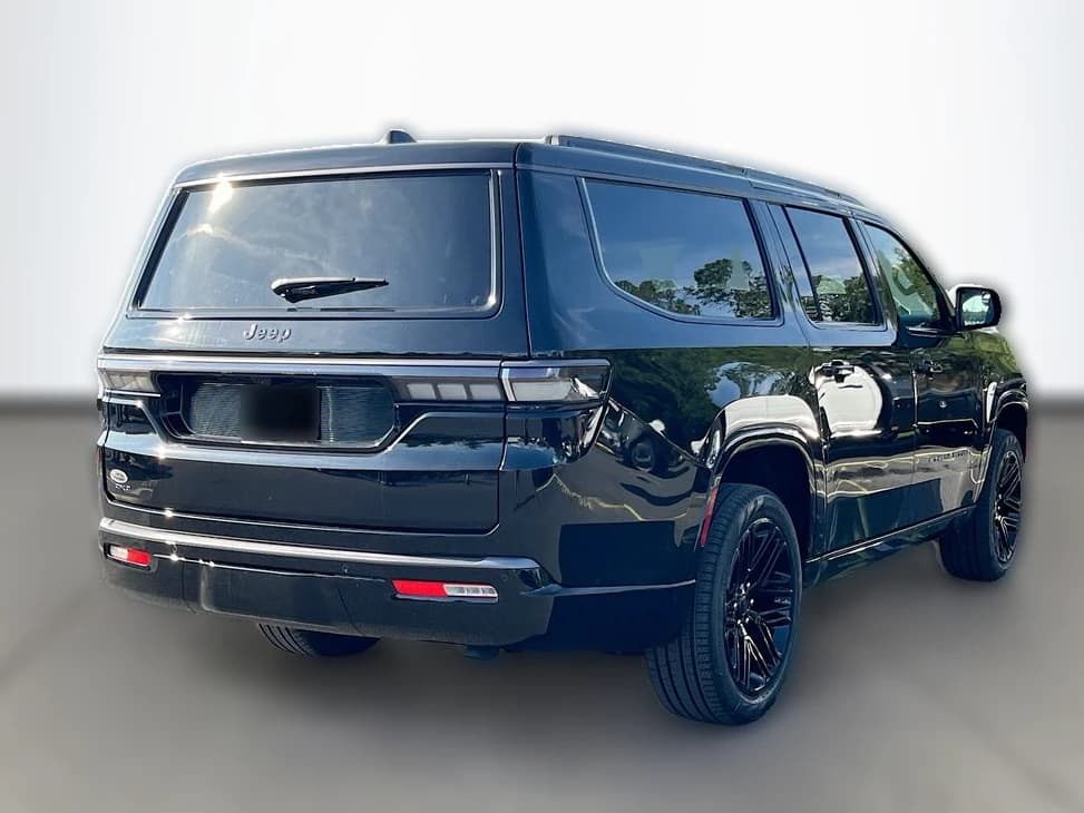 Jeep Grand Wagoneer L Limited Reserve 4x4 2026 — side view