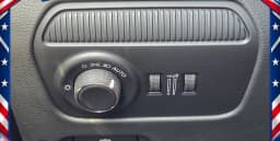 Jeep Grand Wagoneer Base 4x2 2026 — side view