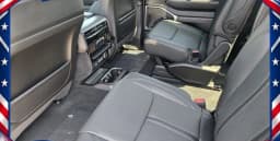 Jeep Grand Wagoneer Base 4x2 2026 — side view