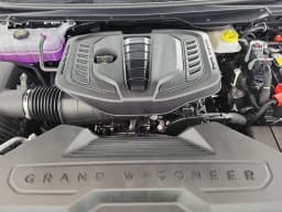 Jeep Grand Wagoneer Base 4x2 2026 — side view