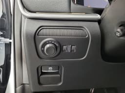 Jeep Grand Wagoneer Base 4x2 2026 — side view