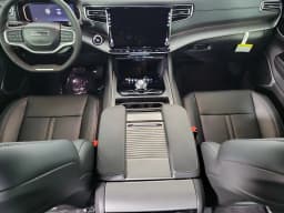 Jeep Grand Wagoneer Base 4x2 2026 — side view