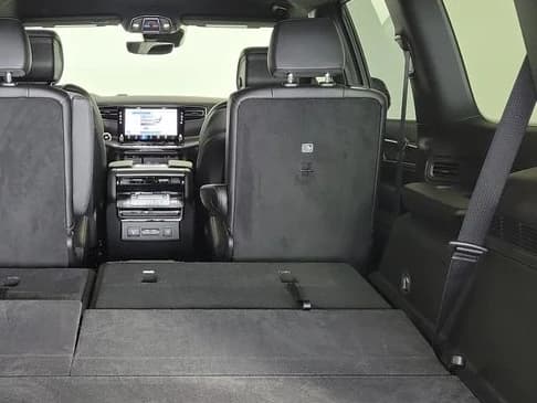 Jeep Grand Wagoneer Base 4x2 2026 — side view
