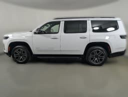 Jeep Grand Wagoneer Base 4x2 2026 — side view