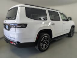 Jeep Grand Wagoneer Base 4x2 2026 — side view