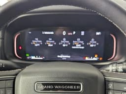 Jeep Grand Wagoneer Base 4x2 2026 — side view