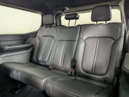 Jeep Grand Wagoneer Base 4x2 2026 — side view