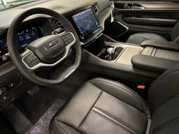 Jeep Grand Wagoneer Upland 4x4 2026 — side view