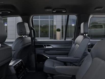 Jeep Grand Wagoneer Limited Altitude 4x4 2026 — side view