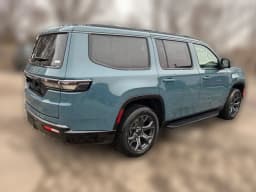 Jeep Grand Wagoneer Limited Altitude 4x4 2026 — side view