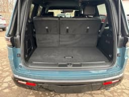 Jeep Grand Wagoneer Limited Altitude 4x4 2026 — side view