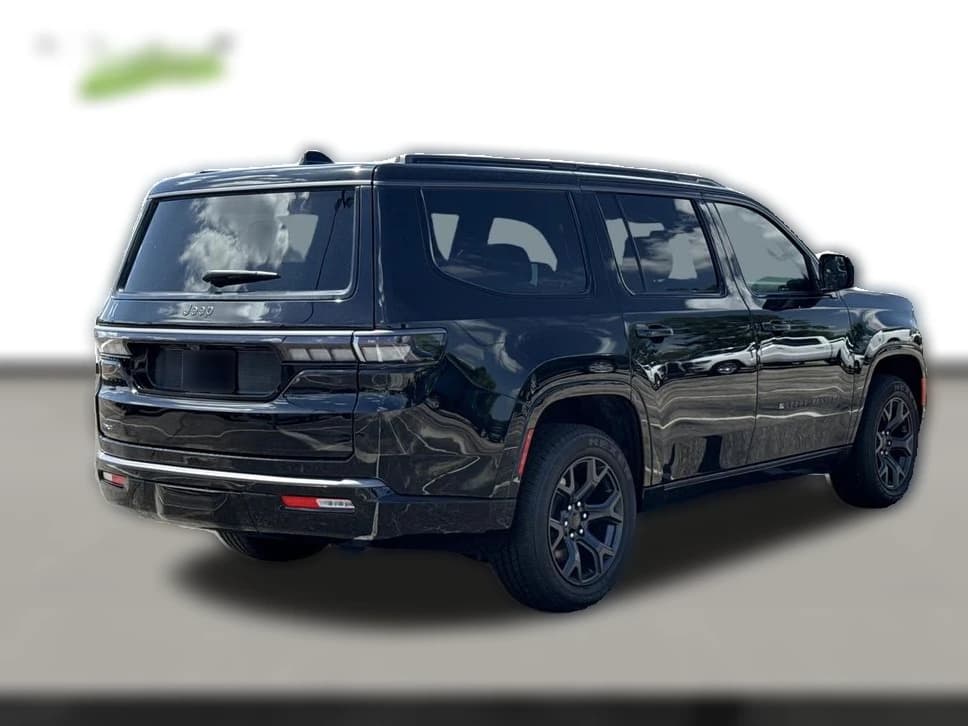 Jeep Grand Wagoneer Limited Altitude 4x4 2026 — side view