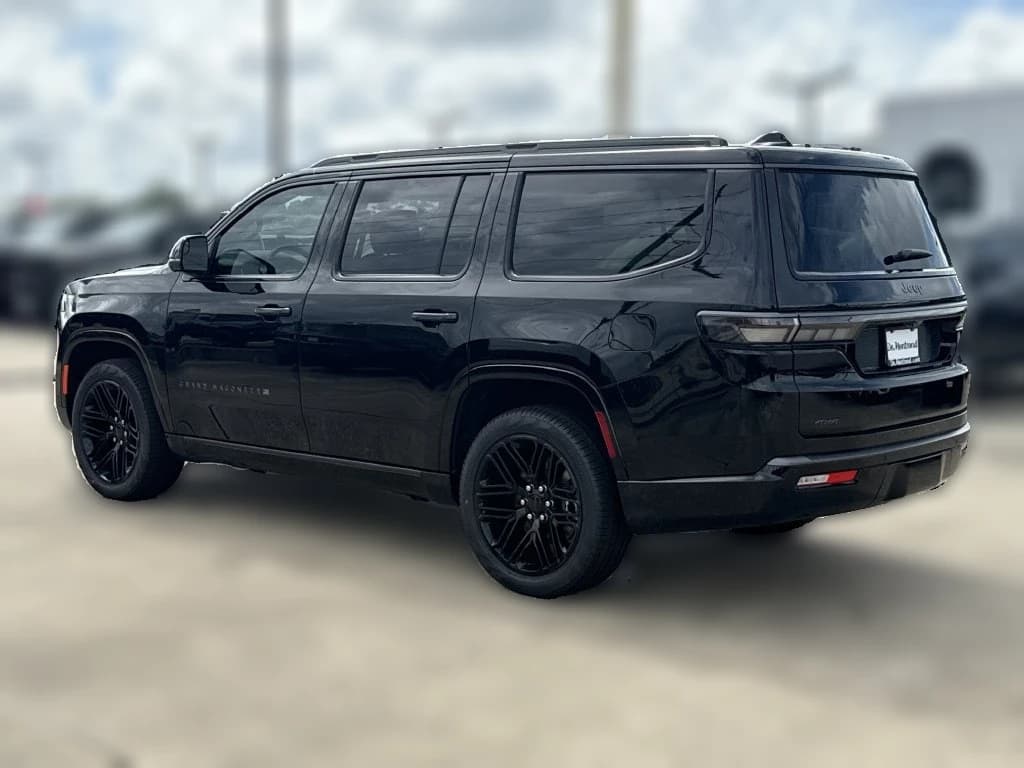 Jeep Grand Wagoneer Limited Reserve 4x4 2026 — side view