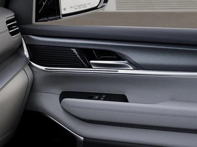 Jeep Grand Wagoneer Limited Altitude 4x4 2026 — side view