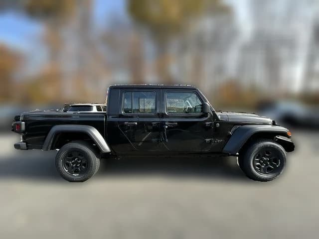 Jeep Gladiator Sport 4x4 2026 — side view