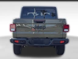 Jeep Gladiator Sport S 4x4 2026 — side view