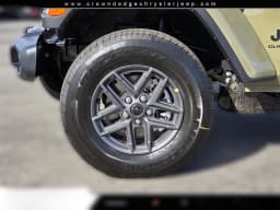 Jeep Gladiator Sport S 4x4 2026 — side view